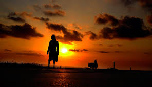 Cuaca mendung telah menutupi matahari yang hampir terbenam. Foto Pemandangan Indah Matahari Terbenam Di Berbagai Negara Global Liputan6 Com