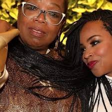 Good vibes, fun, and joyyyy are inevitable with these two amazing co-hosts!  Special thanks to Leslie Renee Briscoe Andrews @_this.is.les_ and Horace  Lovett @standing_tall_with_horace for all of your time, love, and support!