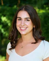 Gen-Z vs. Millennials: Do skinny jeans belong in our closets?