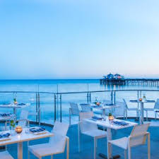Taco dienstag spart ihnen ein oder zwei dollar aber dieses hotel macht tolle tacos (nehmen sie den weichen mehl es tortilla,) jeden tag und leckere vorspeisen zum herausnehmen oder essen. Malibu Opentable