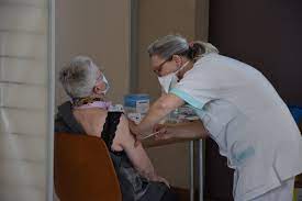 From delayed periods, to extra heavy flow, to light spotting, and everything in between. Bouzonville Le Centre De Vaccination Covid 19 A Ouvert Ses Portes Ce Mardi 96 Doses Administrees
