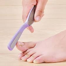 Scrape off the loosened skin tough using scrubbers. Buy How To Remove Dead Skin From Feet With Razor At Affordable Price From 2 Usd Best Prices Fast And Free Shipping Joom