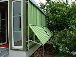 Fenster Markisen Haben Eine Lange Tradition Ferobau Bietet Die Verschiedenen Varianten Wie Mar Sonnenschutz Fenster Fenstermarkisen Sonnenschutz Fenster Aussen