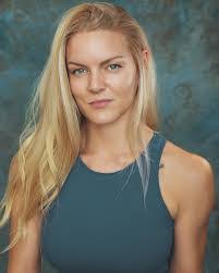 Hannah Arbuckle's Instagram, Twitter & Facebook