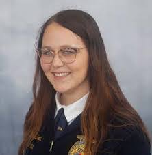 Carrie Ballinger's Instagram, Twitter & Facebook