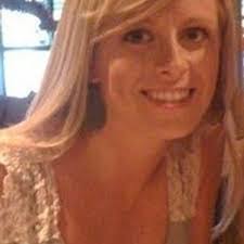 Kari Weir's Instagram, Twitter & Facebook