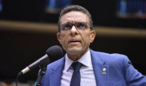 Renato, irmão de Otoni de Paula, pede ajuda a Cláudio Castro