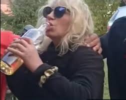 Nada Topčagić bez šljivovice ne može da živi: KAD UJUTRU GUCNEM RAKIJU,  SKAČEM PO CIJELI DAN!