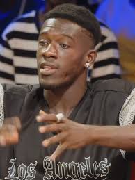 Désaccord entre l'artiste et le danseur : Fidélité ou argent ?