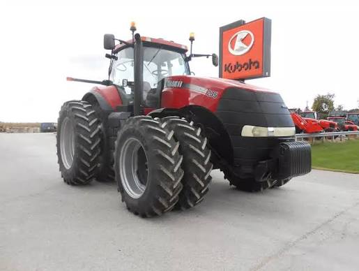 Case IH MAGNUM 235 Tractor