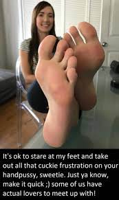 Take out your cuckold frustration on your handpussy while you stare at my  feet - Freakden