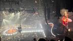 Dua Lipa zingt Bloed zweet en tranen - Live in Amsterdam 3/6 ... - YouTube