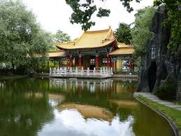 Chinese Garden Zurich Zhe Garden Is A Gift By Zurich S Chinese Partner Town Kunming Dedicated To The Three Friends Of Winte Chinesischer Garten Garten Bilder