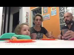 Saltó a la fama con sus videos en los que relata desopilantes escenas de la vida cotidiana de una madre multitasker. Disputa De Amor Dani La Chepi Daniela Viaggiamari Youtube