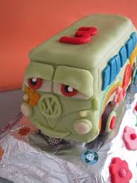 Gateau Fillmore Le Van Vw Dans Cars Du Bruit Dans La Map Gateau Rigolo Gateau Gateau Flash Mcqueen