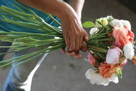 Let the floral foam soak in water for at least 15 minutes. Diy Wedding Flowers