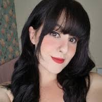 Jasmine Potts's Instagram, Twitter & Facebook