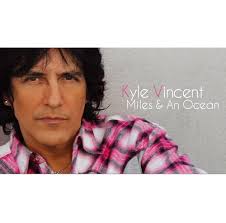 Miles & An Ocean: VINCENT,KYLE: Amazon.ca: Music