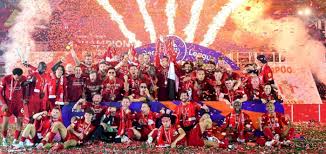 Liverpool captain jordan henderson raises the club's first ever premier league trophy and gets the celebration underway in the kop. Alkass Digital Liverpool Lift Premier League Trophy Goals Galore Explosions And A Red Sky