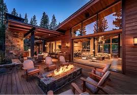 Mountain Modern Home Perfect For Entertaining In Martis Camp Maison De Montagne Moderne Maison De Montagne Architecture De Maison