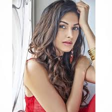 This time the 'rajma chawal' actress decided to stun her fans by flaunting her modish style through formal looks. Mental Hai Kya Amyra Dastur Confirmed As Rajkummar Rao S Love Interest Pinkvilla