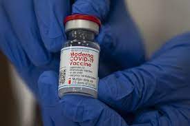 Us biotech firm moderna said friday it was seeking clearance with regulators around the world to put 50 percent more coronavirus vaccine into each of its vials as a way to quickly boost current supply. Temperature Snag Delayed 144 000 Moderna Shots Bound For Texas Bloomberg