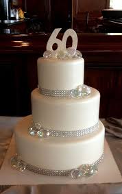 You originally celebrate the 75th anniversary with diamonds, but the 60th was added in as a diamond anniversary too in honour of queen victoria reaching her diamond jubilee in 1897. 60th Wedding Anniversary Cake With A Little Bling Torte Hochzeit Torte Zum Hochzeitstag Diamantene Hochzeit