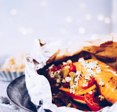 Lecker leichte fischrezepte vom grill. Sommer Im Herzen Und Fisch Auf Dem Grill Rezept Fur Grillpackchen Mit Lachs Und Susskartoffeln Und Dank Der 2 In 1 Genuss Folie Von Edeka Auch Ohne Alu Auf Dem Teller Titatoni