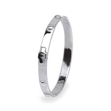 At your request, we will bring the finger rosary ring to receive the blessing from pope francis. Rosary Ring San Marco Jewellers