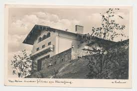 View from behind haus wachenfeld , adolf hitler's estate obersalzburg, berchtesgaden, upper bavaria, germany, mid 1930s. Berghof Haus Wachenfeld Hitlers Haus Obersalzberg Berchtesgaden Original Postkarte 3 Reich Josef Pfanzelter Militaria