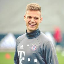 Er ist vor allem berühmt für seinen ausgefallenen modestil und sein charmantes auftreten. Pin Auf Fc Bayern Munchen