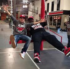 Kara Rowlands (@_KrRchEvy)