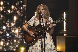 Missouri mom Hannah Harper advances on 'American Idol'