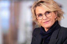 Je voudrais atténuer ses propos" : la fille de Sophie Davant tempère les  paroles abruptes de sa mère la concernant