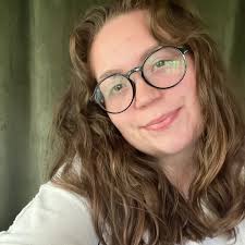 How to wear a scapular proudly?