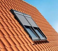 un interieur frais en ete grace aux protections solaires velux velux protection solaire solaire