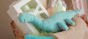While some moms create registries, there are lots of ideas and classic gifts (both big and small) to get off the registry that will wow everyone at the baby shower, including the guest of honor. 42 Baby Shower Gift Ideas Pampers