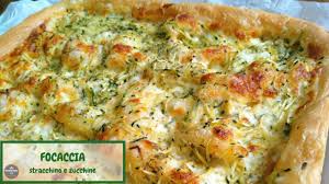 Quando ho letto della schiacciatina di zucchine sul forum di cucina di cookaround, mi ha subito incuriosito e stasera ho deciso di provarla con qualche variante. Focaccia Con Stracchino E Zucchine Ne Resterete Conquistati Youtube