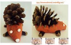Herisson En Pate A Sel Et Pomme De Pin Education Enfance Fr Bricolage Automne Maternelle Bricolage Automne Pomme De Pin