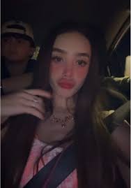 Dominik Armenta En Yate Amarillo