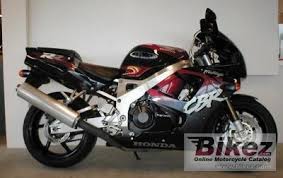 The honda cbr900rr, also known as the fireblade in some countries, is a 900 cc sport bike, part of the cbr series introduced in 1992 by honda. 1994 Honda Cbr 900 Rr Fireblade Specifications And Pictures