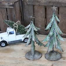 Ein künstlicher weihnachtsbaum ist modern, vielseitig und ausdrucksstark. Metall Weihnachtsbaum Weihnachtsdeko Weihnachten Jahreszeiten Trends Wohnen Trends Dekowebshop