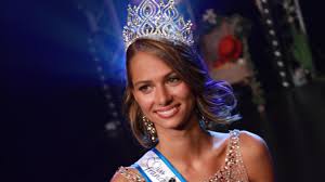 Qu'elle est belle la promo miss france 2019 merci annabelle d'avoir fais autant briller la région à travers la france comme nos autres miss nord pas de calais devenue miss france tu resteras notre miss. Dunkerquois Miss Nord Pas De Calais Favorite A Miss France