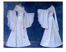Elven Wedding Dress Elf Dress Medieval Elbe Eowyn Arwen Inis In 2020 Elven Dress Elf Dress Elven Wedding Dress