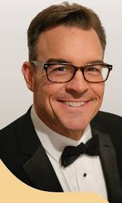 Andrew Aron's Instagram, Twitter & Facebook