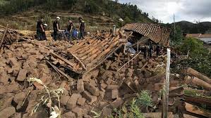 L'ingénieur stuart graff qui vient de se séparer de sa femme remy. Le Perou Frappe Par Un Tremblement De Terre De Magnitude 7 Le Soir