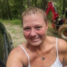 Jodi Hearn's Instagram, Twitter & Facebook