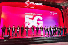 The company recently won the 2.3 ghz frequency band auction and received two frequency blocks totaling 20 mhz. Telkomsel Resmi Gelar Jaringan 5g Pertama Di Indonesia Ini Daerah Yang Kebagian Halaman All Kompas Com
