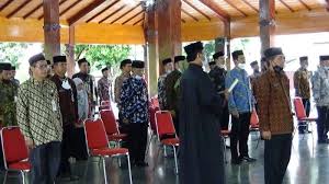 Berdasarkan perhitungan, pemeluk agama islam berjumlah 87,2% atau lebih dari 207 juta orang. Qhfsmq2f Kvcrm