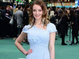 Her film debut at the age of 13 was in the golden compass, as the lead character lyra belacqua. Dakota Blue Richards Bio Parents Siblings Measurements Networth Height Salary